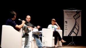 Bruno Giffoni, coordenador técnico do ProjetoTamar, Fábio Paiva, atleta introdutor da canoagem no Brasil e Tatiana Neves no debate do primeiro dia da Mostra Bruno Giffoni, coordenador técnico do ProjetoTamar, Fábio Paiva, atleta introdutor da canoagem no Brasil e Tatiana Neves no debate do primeiro dia da Mostra