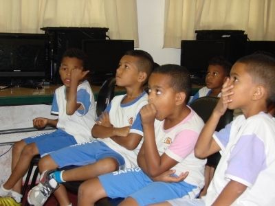 Alunos da escola Jos&eacute; Carlos de Azevedo J&uacute;nior