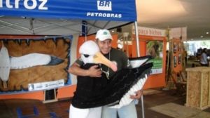 Performance 'Abraços Grátis' Performance 'Abraços Grátis'