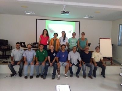 Grupo reunido Grupo reunido