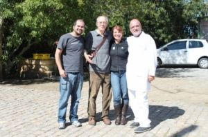 Fabiano Peppes, coordenador técnico do Projeto Albatroz; o professor Carolus Maria Vooren, da Furg; Tatiana Neves, coordenadora do Projeto Albatroz; Lauro Barcelos, diretor do Museu Oceanográfico da Furg Fabiano Peppes, coordenador técnico do Projeto Albatroz; o professor Carolus Maria Vooren, da Furg; Tatiana Neves, coordenadora do Projeto Albatroz; Lauro Barcelos, diretor do Museu Oceanográfico da Furg