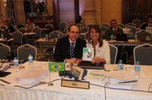 F&aacute;bio Hazin, presidente da ICCAT, e Tatiana Neves, coordenadora geral do Projeto Albatroz